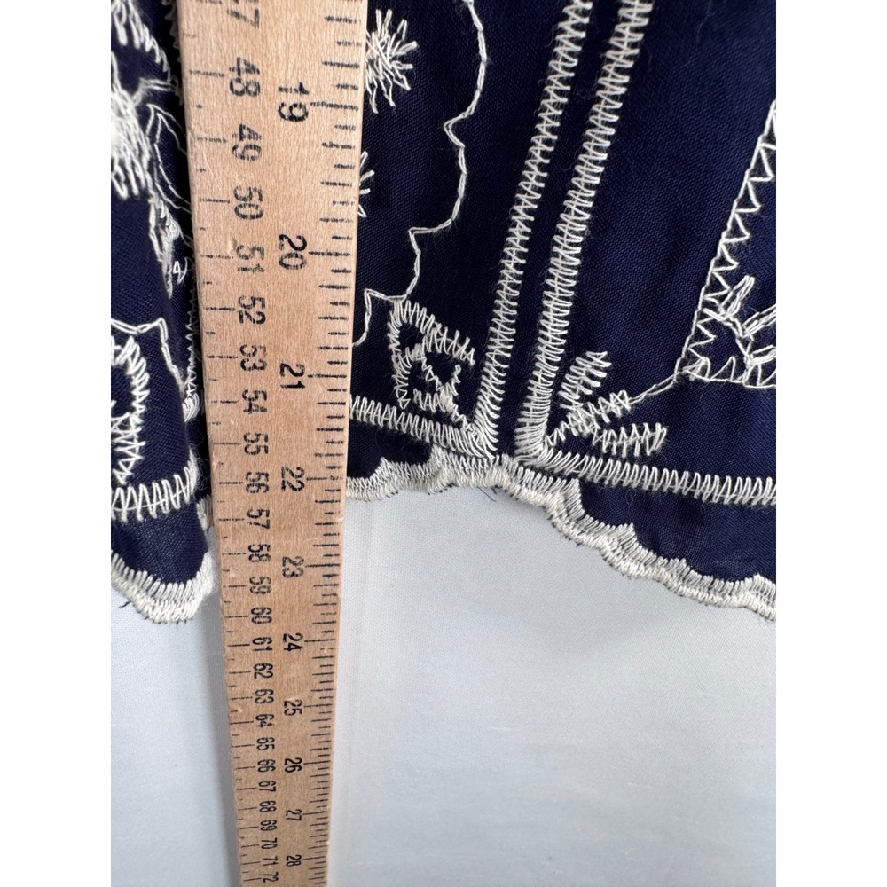 Solitaire Embroidered Blouse sz L Navy Blue White Puff Sleeve Scalloped boho - Picture 7 of 7